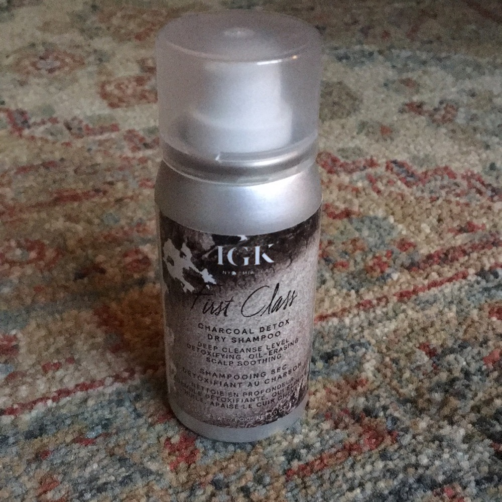 IGK First Class Charcoal Detox Dry Shampoo